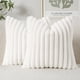 thumbnail image 1 of Juego de 2 fundas de almohada decorativas MIULEE de 61 x 61 cm, color blanco, 1 of 5