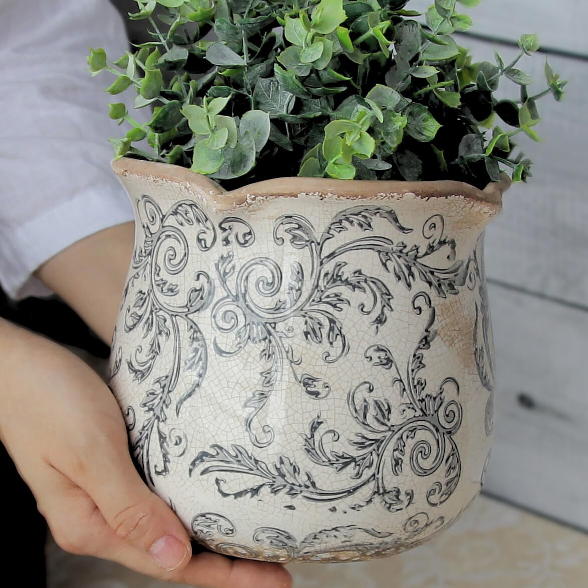 Ceramic Pots for Plants, Vintage Plant Pot with Drainage Hole, 6.11in. Planter for Indoor Plants, Crackle Glaze Finish Flower Pot, Perfect Ceramic Planter for Gardening, Red Blooms