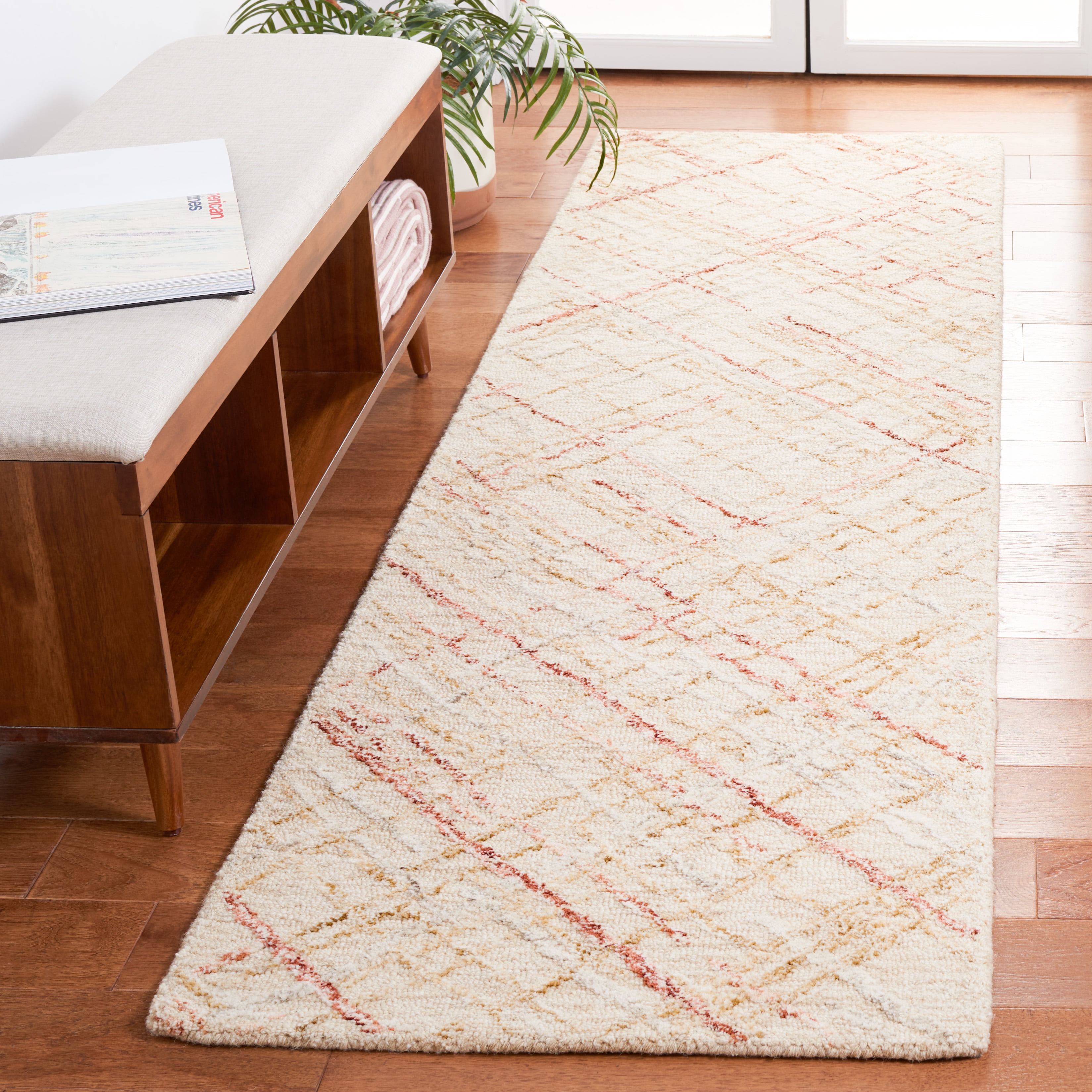SAFAVIEH Micro-Loop Beth Distressed Runner Rug, Ivory/Red, 2'3" x 8'
