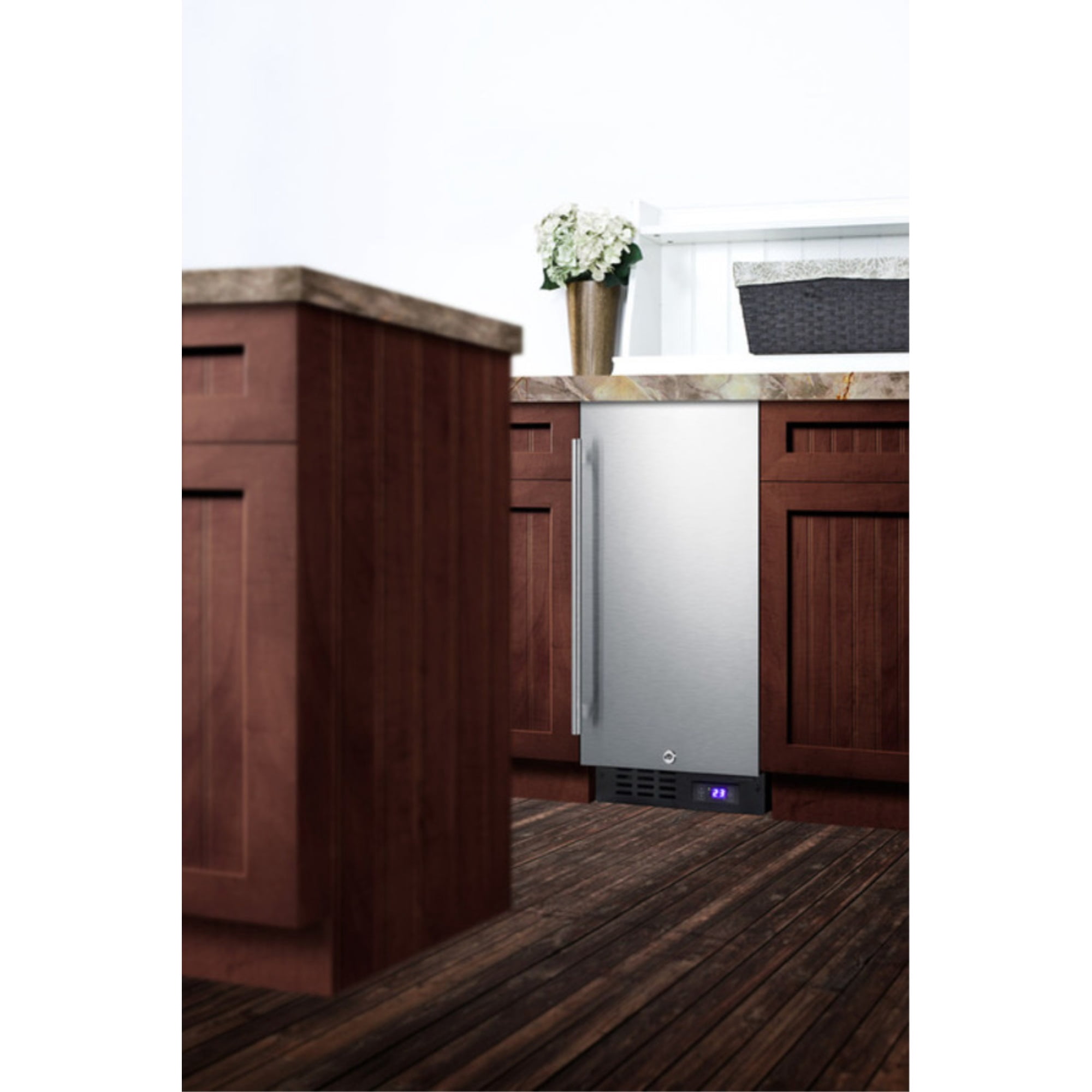 15" wide frost-free freezer for built-in or freestanding use, with stainless steel wrapped exterior, lock, and digital thermostat
