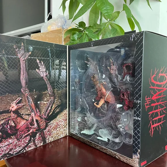 16cm Neca04905 Figure anime The Thing Deluxe Ultimate Dog Creature Scale figure Set Action Figurine Model Toys Gift Doll