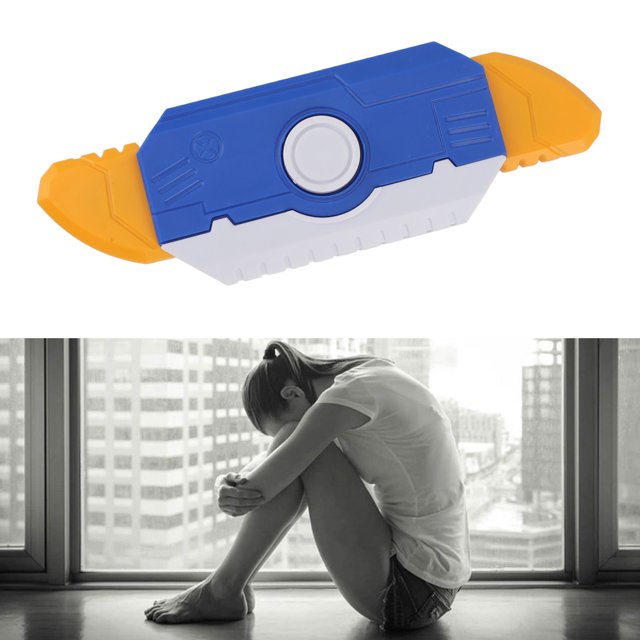 Gravity Knives Toy, Dual Headed Retractable Fingertip Rotatable Carrot Knives With LED Light For Stress Relief And