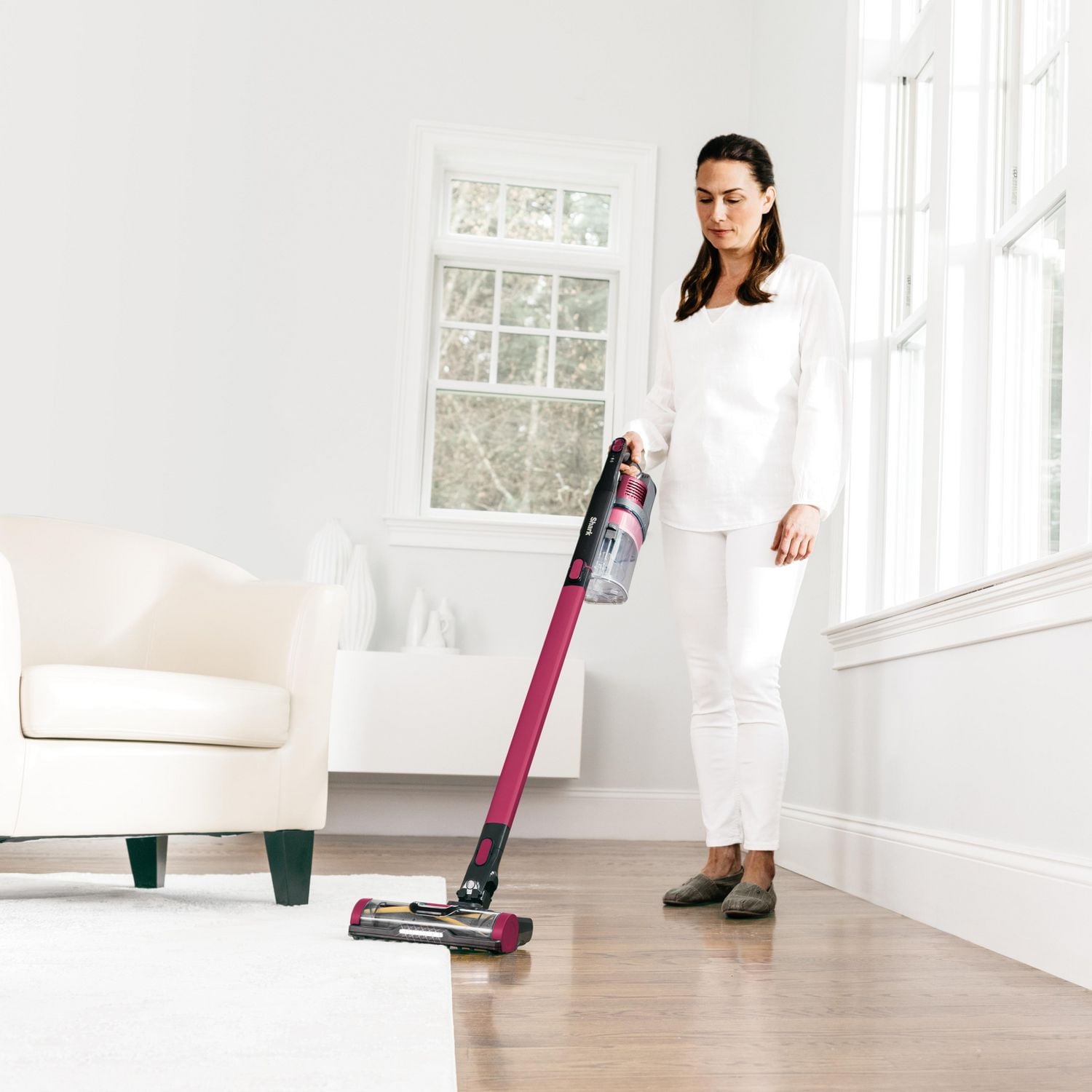 Shark IZ162HC, Rocket Pet Pro Cordless Stick Vacuum, Magenta, 181W