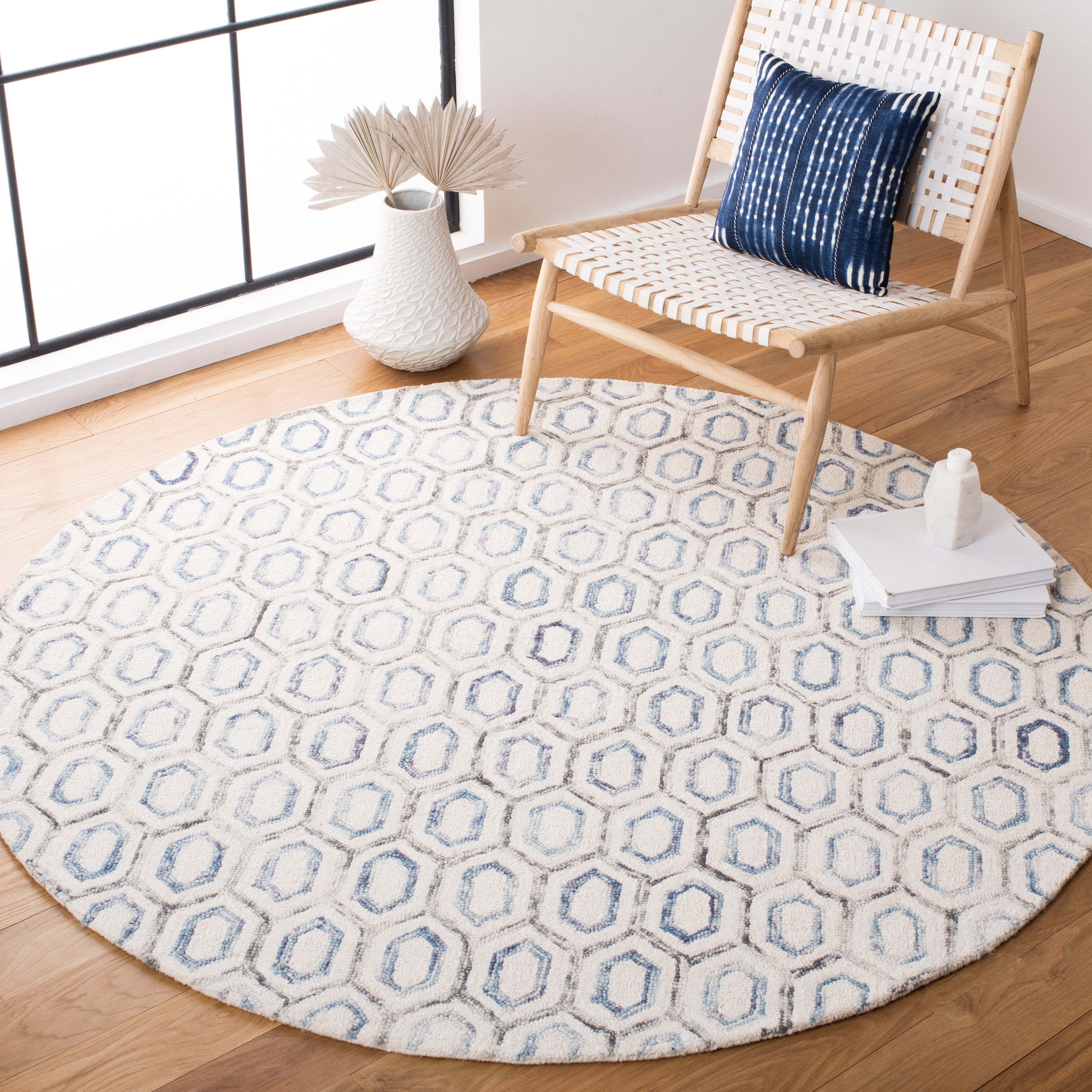 SAFAVIEH Metro Jessamine Geometric Area Rug, Ivory/Blue, 6' x 6' Round
