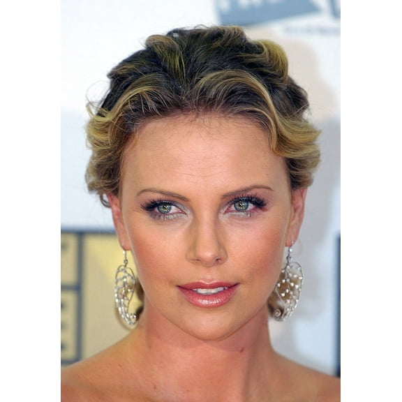 Charlize Theron At Arrivals For The 11Th Annual Broadcast Film Critics Choice Awards Photo Print (16 x 20)