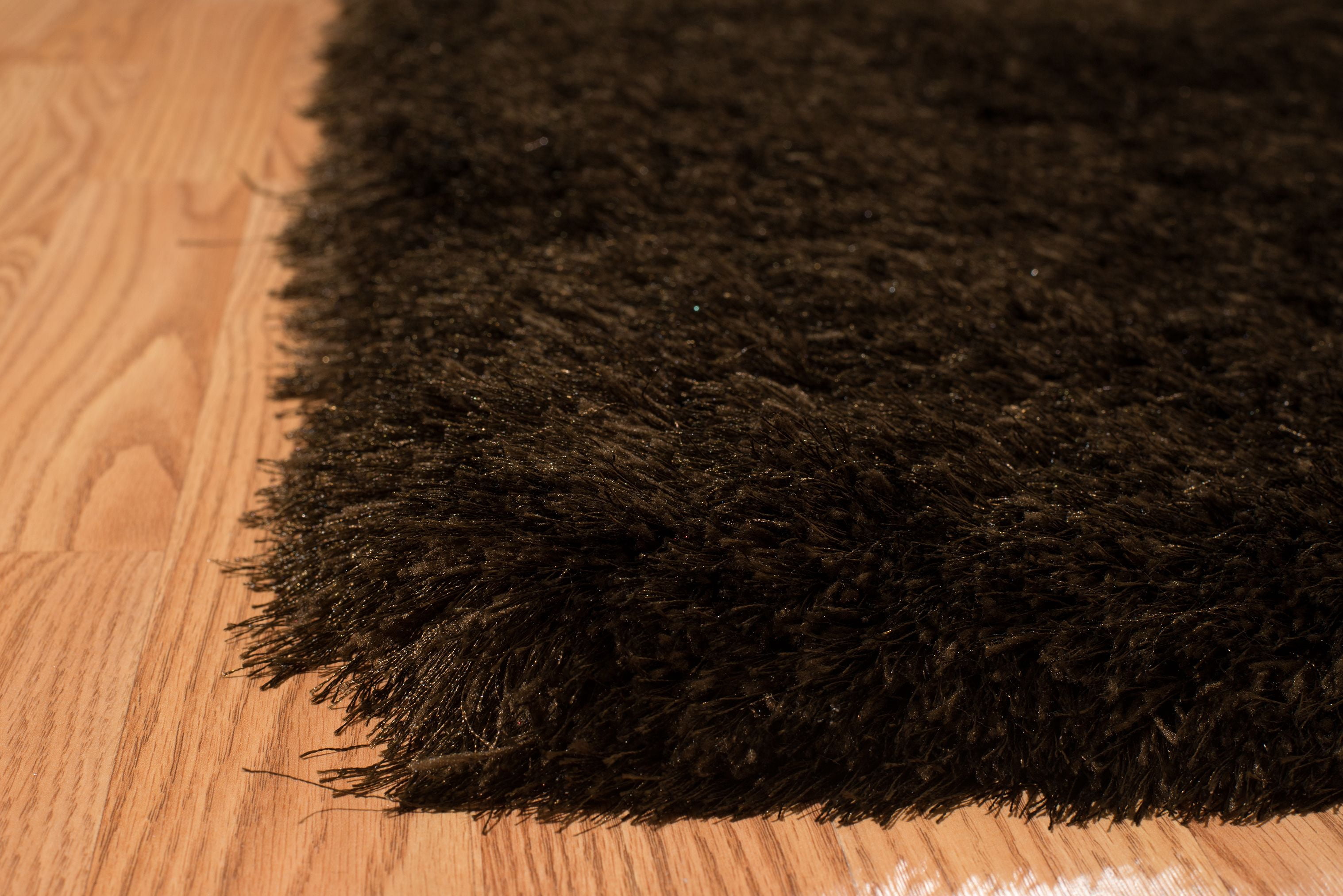 United Weavers Benella Lurleen Chocolate Woven Polyester Shag Area Rug