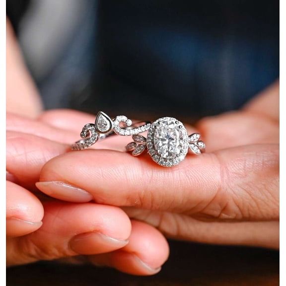 vylahjewellery Classic Moissanite Birthday Gift Ring Romantic Halo Oval Cut Engagement Ring Set 18K Vermeil White Gold Anniversary Women Ring Wedding Bridal Set Ring foe Her