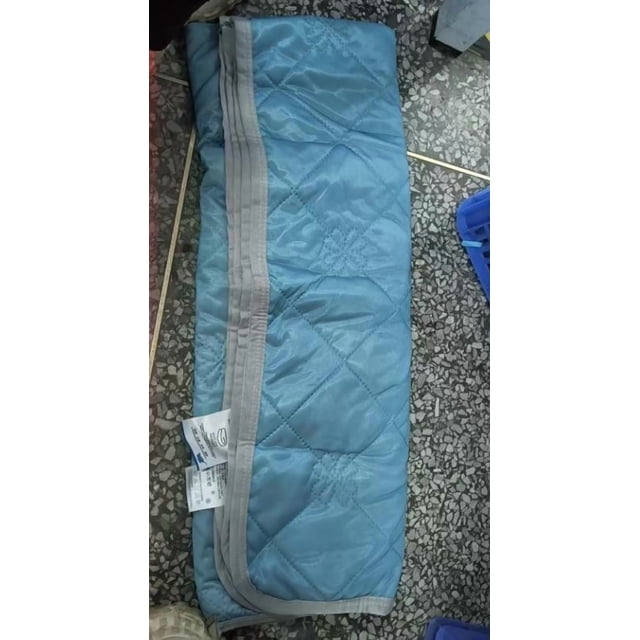 Cool Silk Summer Blanket Twin Size Lightweight Breathable Bed Cover Peacock Blue Ombre for Air Sleep