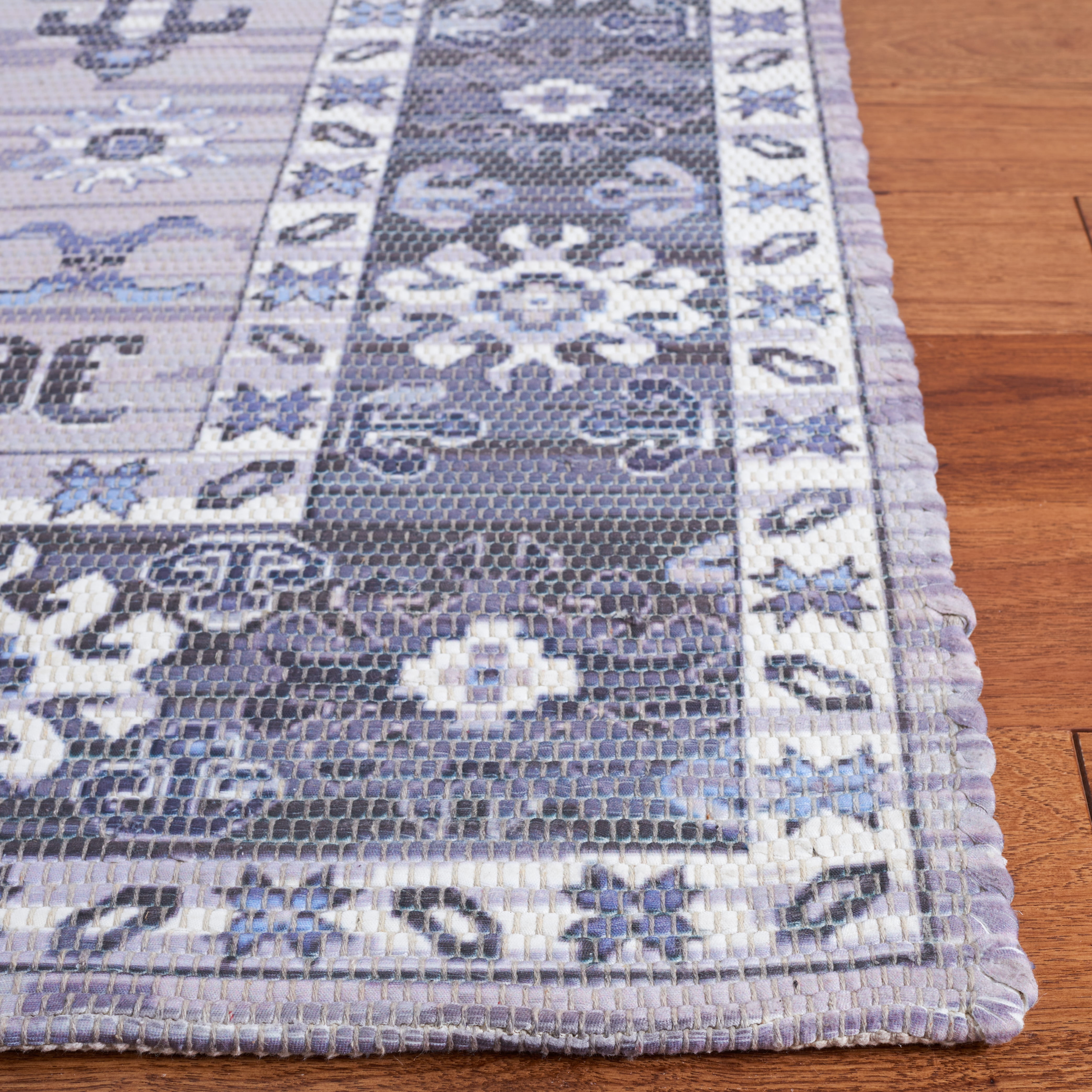 SAFAVIEH Saffron Seanna Oriental Polyester Area Rug, Purple/Ivory, 5' x 8'