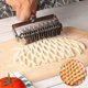 thumbnail image 3 of Cortador de masa con rodillo de acero inoxidable, rodillo de celosía para pizza, cortador de rodillo de celosía, herramientas de cocina para hornear para pastel, pizza, pastel, pan, 3 of 5