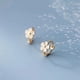 thumbnail image 3 of Pendientes con hebilla de oreja de flor blanca con pegamento de gota para mujer, pendientes con pasador de plata de ley s925, joyería de temperamento para la oreja, nicho de alto sentido, 3 of 6