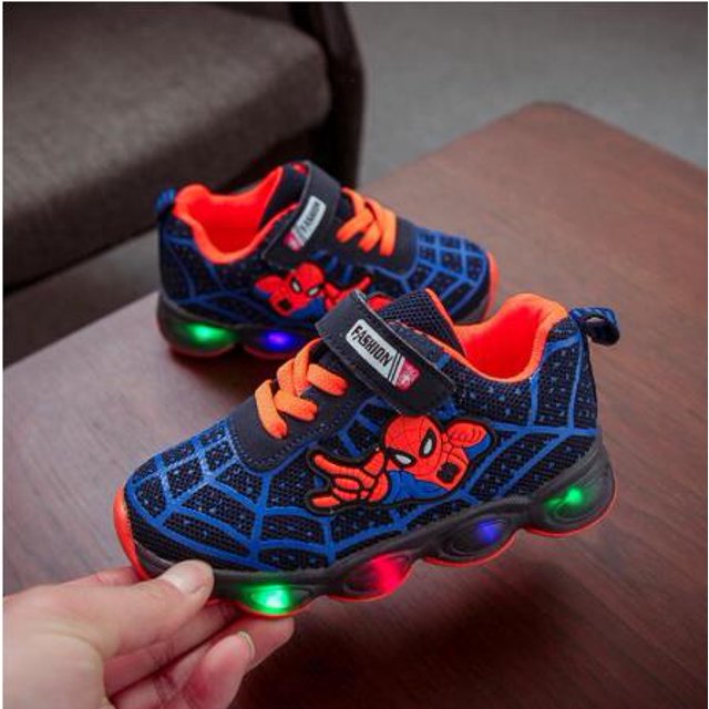 Nuevo Sueprhero Led Mesh Sneakers Girls Boys Kids Luminous Glowing Sneakers Zapatos para niños Niñas Lighted Led Baby Children Shoes (plantilla 33 20.3) Gao Jinjia LED