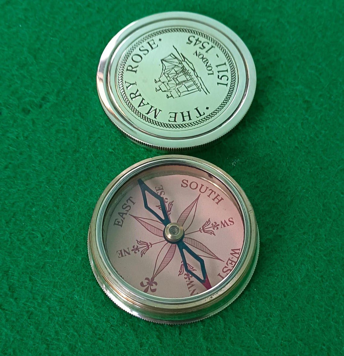 Vintage Brass Nautical Compass – The Mary Rose London 1511–1545 | Maritime Collectible Compass for Men | Working Antique Compass