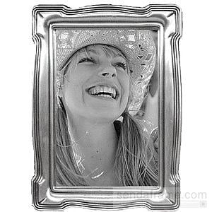 Scalloped Corner - Americana CARLISLE w scalloped corners 5x7 frame by Malden