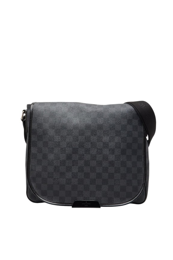 Pre-Owned Louis Vuitton Damier Graphite Daniel MM Shoulder Bag N58029 Black Leather Men's LOUIS...
