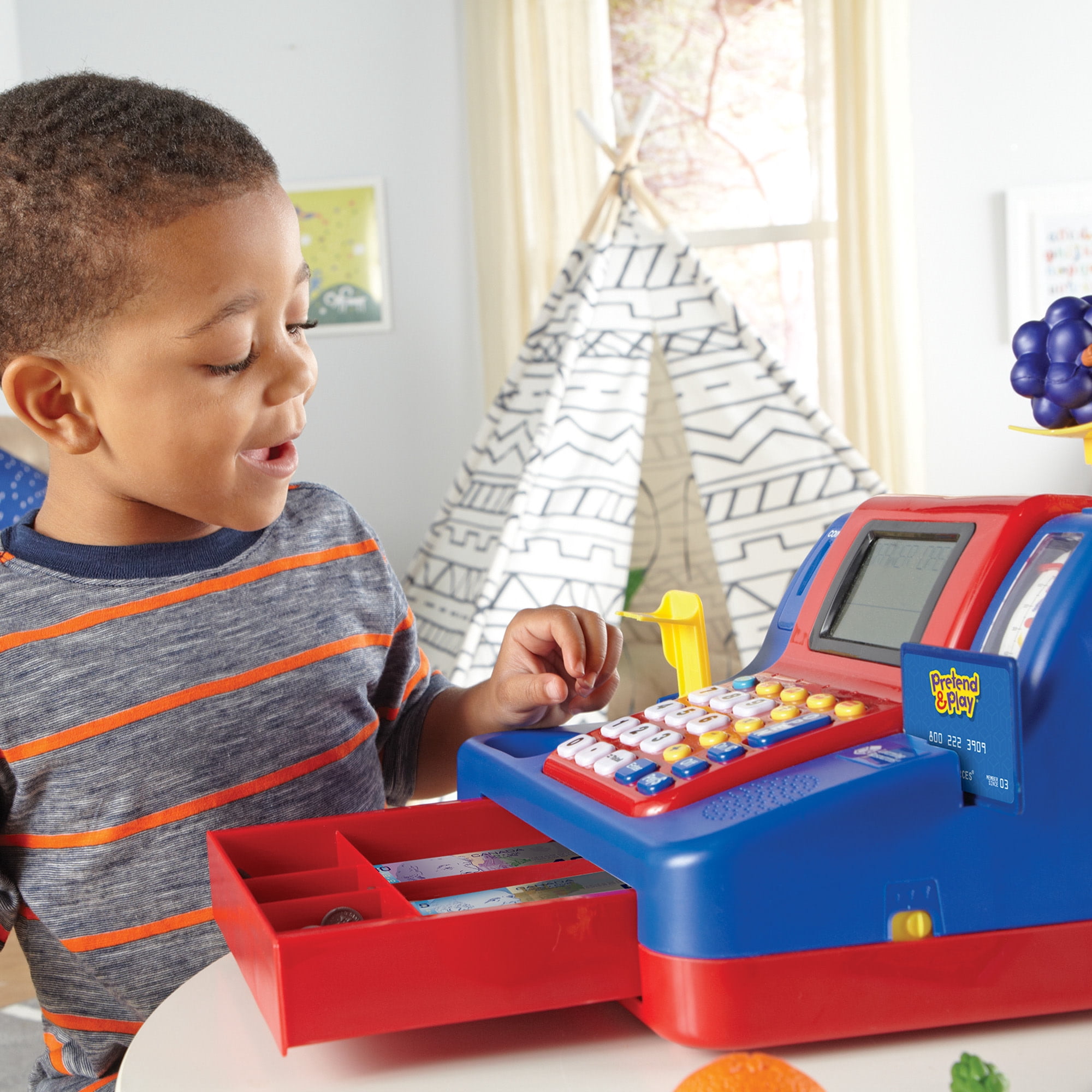 Learning Resources Pretend and Play Teaching Cash Register with Canadian Currency