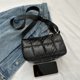 thumbnail image 3 of Bolso de mano informal a cuadros para mujer, bolso de hombro acolchado de gran capacidad para otoño e invierno, 3 of 7