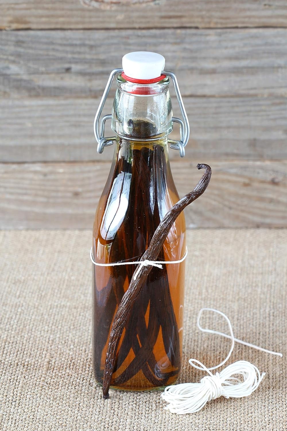 Homemade Vanilla Extract Kit | DIY | 1 Ounce of Premium Gourmet Madagascar Grade A Vanilla Beans 6-7 inches (Appoximately 8-10 Beans) with 8.5 oz Swing Top Glass Bottle | For Cooking and Baking