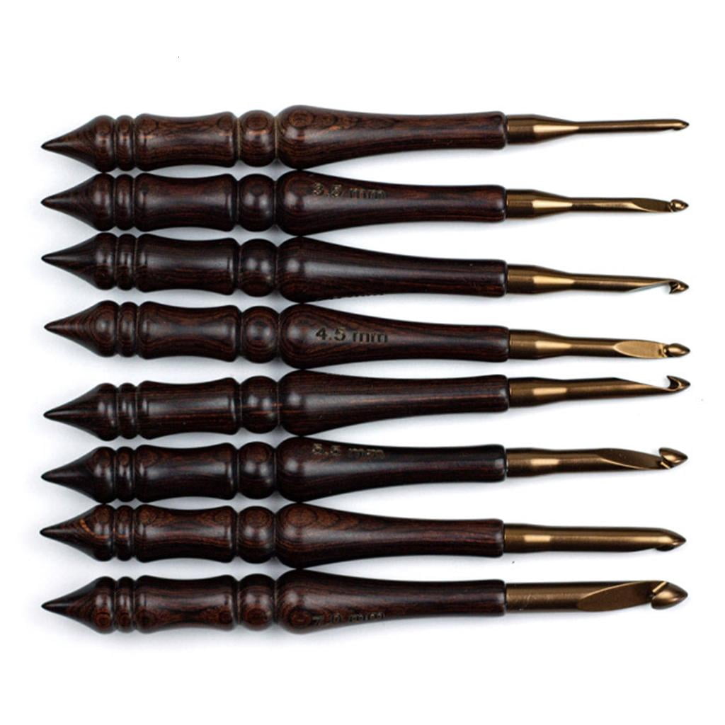 Giaone 8Pcs Ergonomic Wood Handle Crochet Hook 3.0-7.0mm Aluminium Crochet Needle for Sweater Scarves Knitting and Yarn Craft