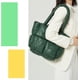 thumbnail image 2 of Bolsa de mano acolchada de lujo de moda para mujer, de algodón, suave, para invierno, para mujer, color blanco, 2 of 3