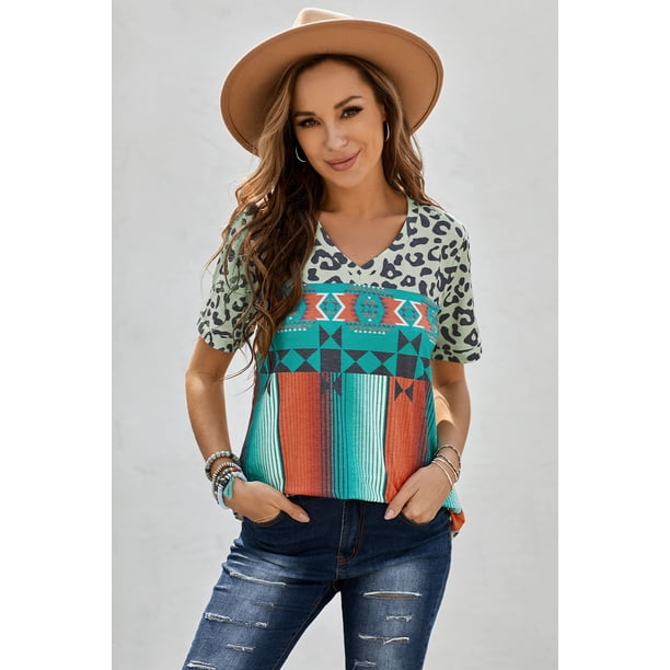 ABPHQTO Camiseta de mujer con cuello de pico y estampado de sarape de leopardo