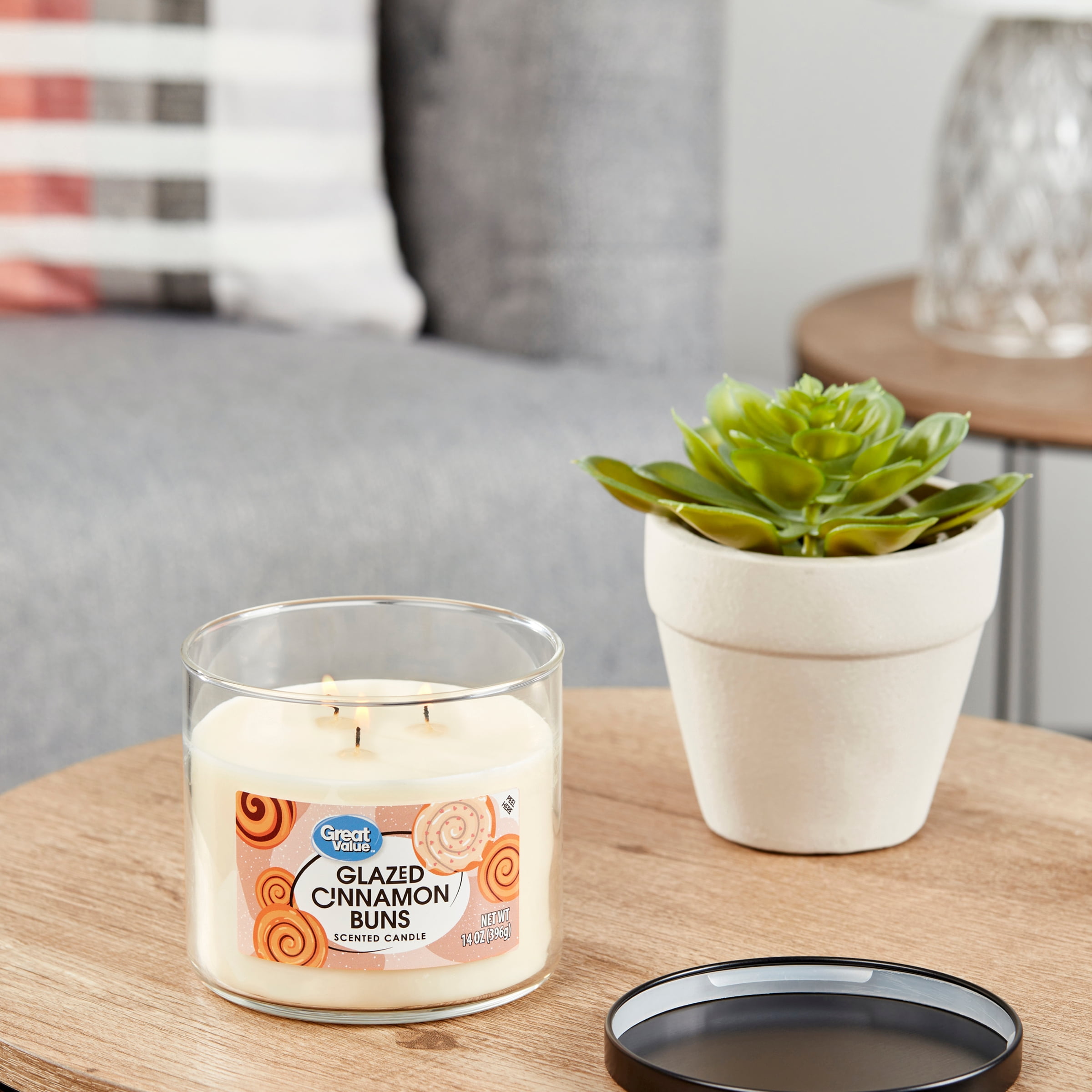 Great Value Glazed Cinnamon Buns Scented Candle 14 oz, Multi  display picture 1
