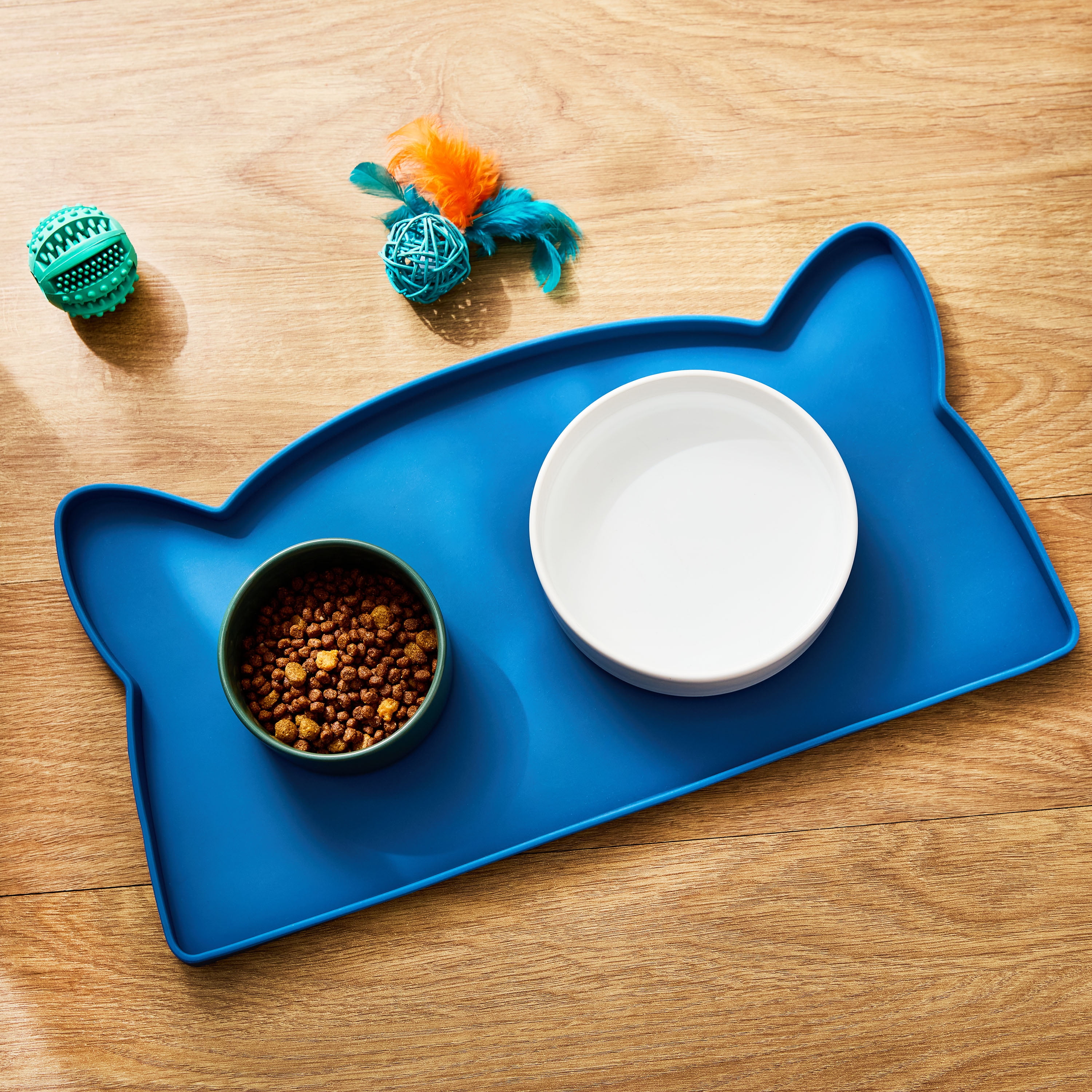 Vibrant Life Silicone Cat Feeding Mat, Blue, 17.5" x 9"