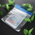 thumbnail image 1 of Estuche para teléfono impermeable universal para nadar bajo el agua (29.5X22cm), 1 of 6