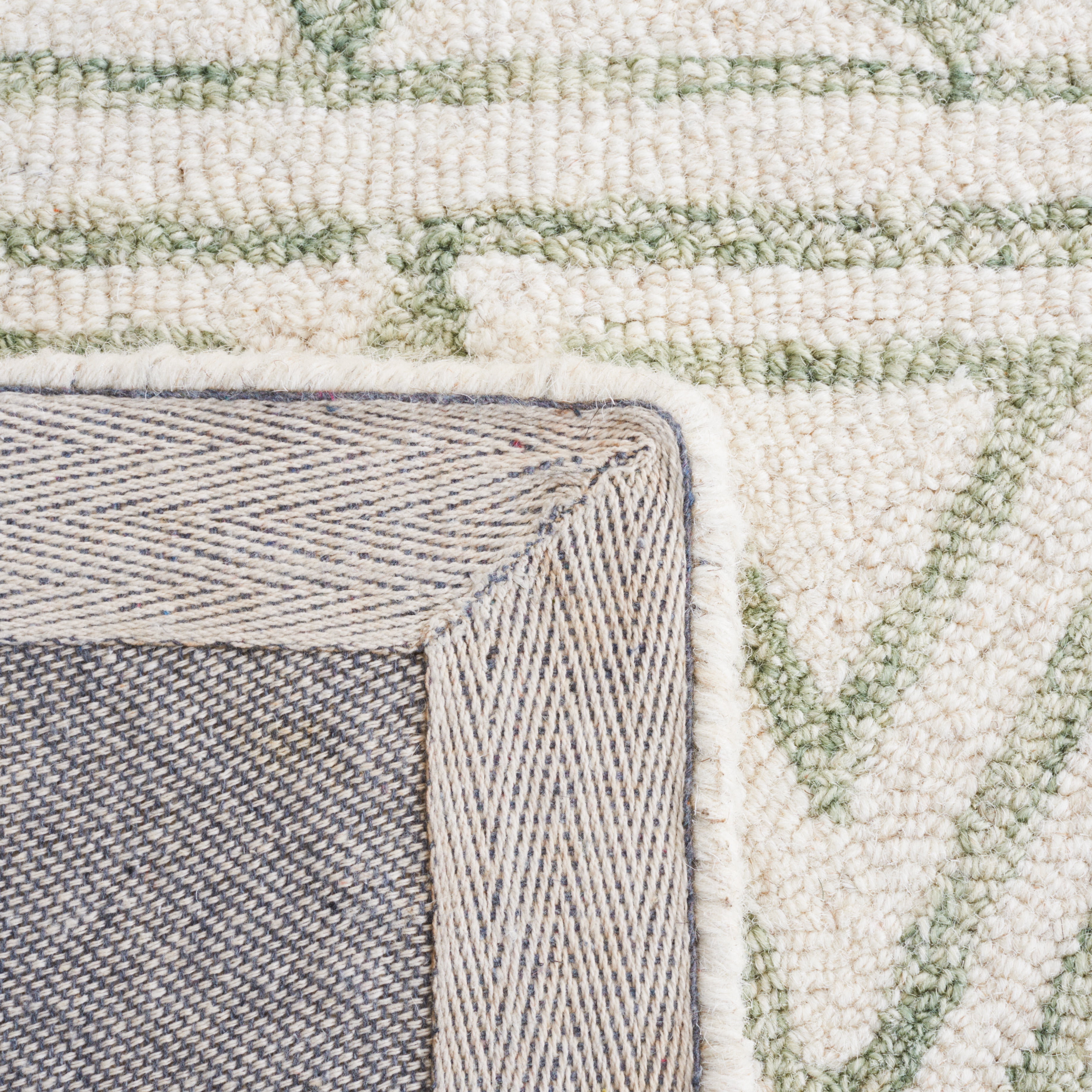 SAFAVIEH Metro Beaumont Southwestern Area Rug, Ivory/Light Green, 3' x 5'