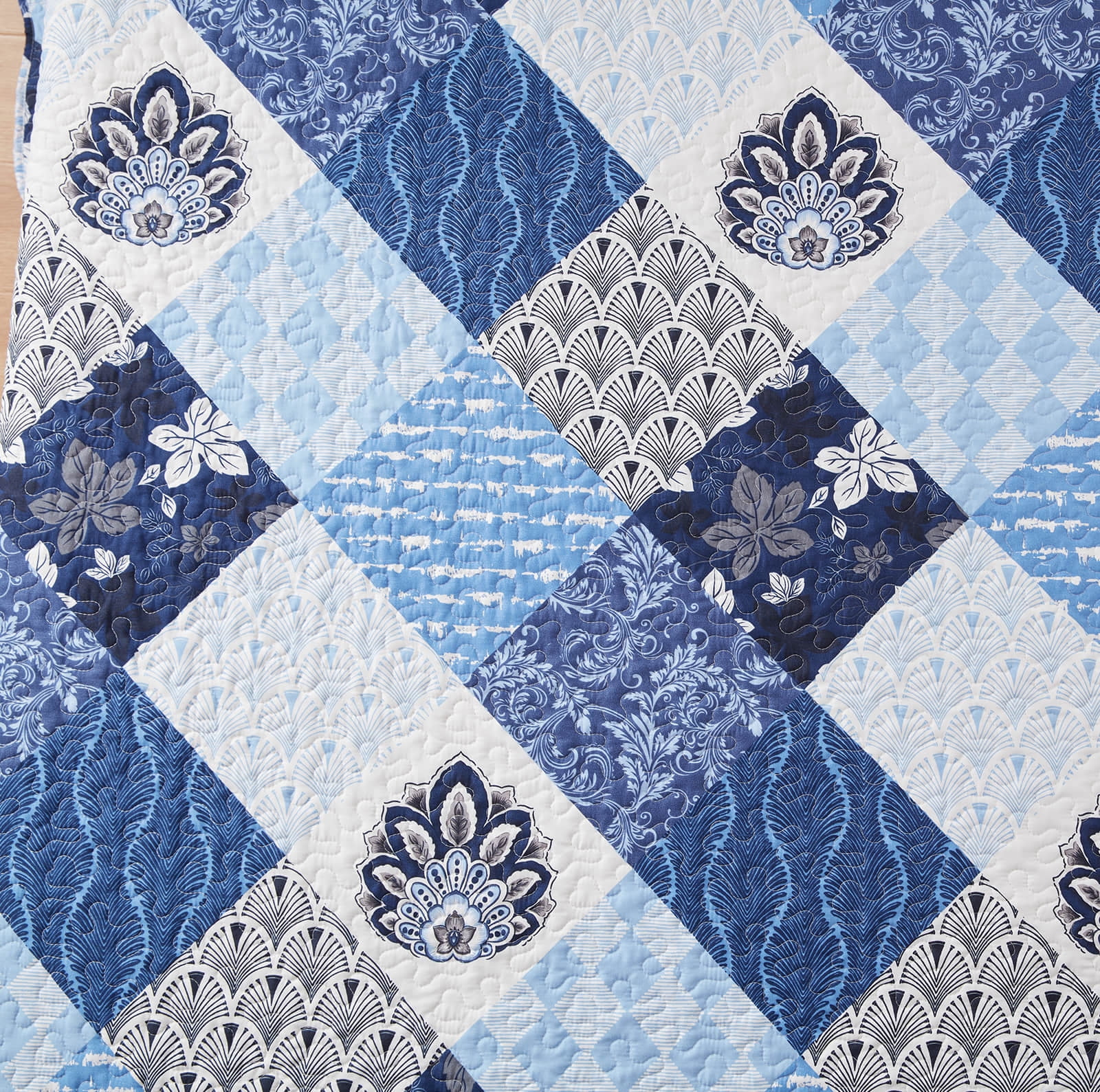 3-Piece Full/Queen Size Quilt Set - Blue Patchwork Bedspread Coverlet with 2 Pillow Shams, Microfiber
