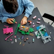 LEGO Minecraft Training Ground Interlocking Block Building Set, 537 Count