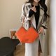 thumbnail image 2 of Bolso Casual Con Asa Mano Corazón Amor para Mujer Color Sólido, 2 of 9