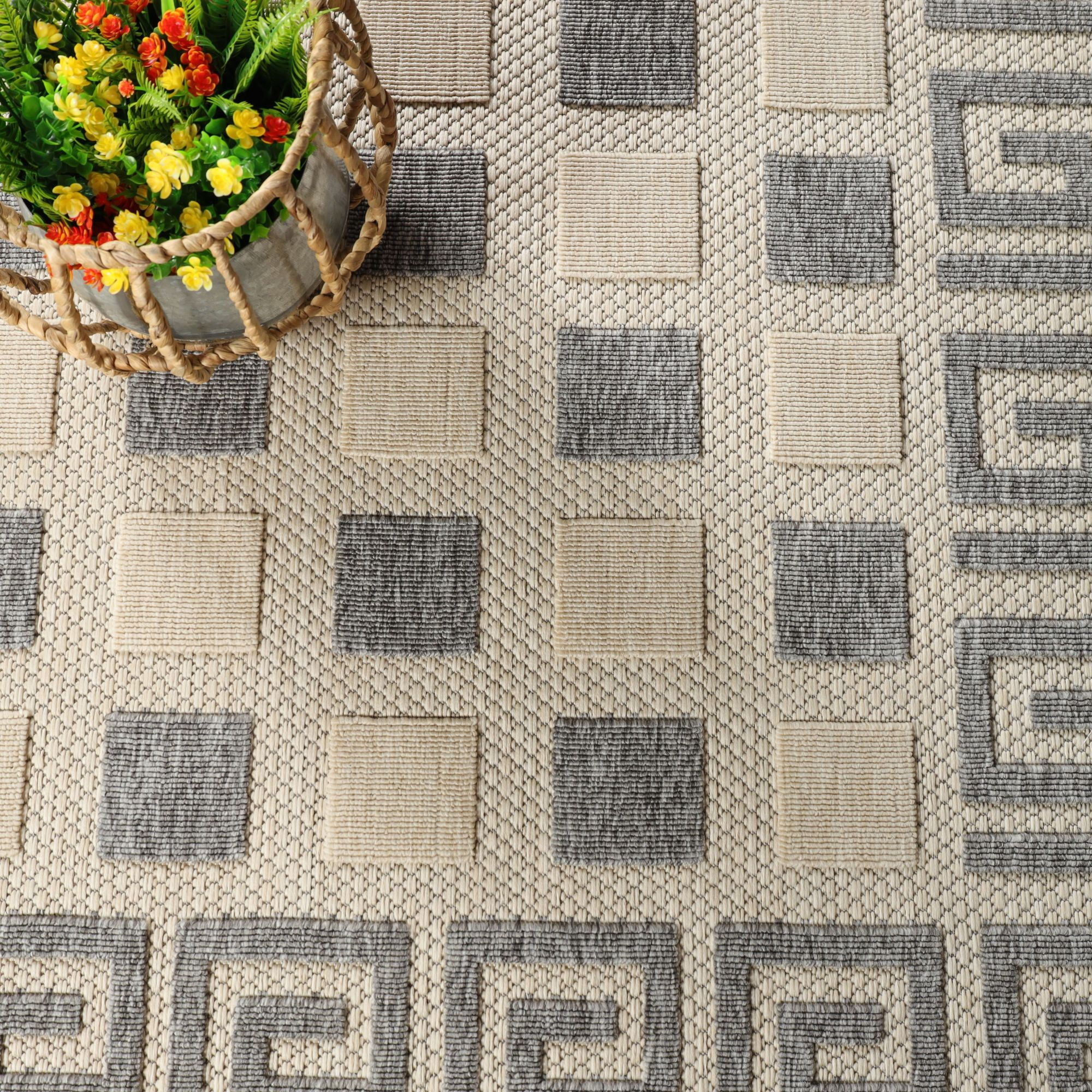 Superior Nila Greek Key Indoor Outdoor Area Rug, 6' x 8' 10", Cream