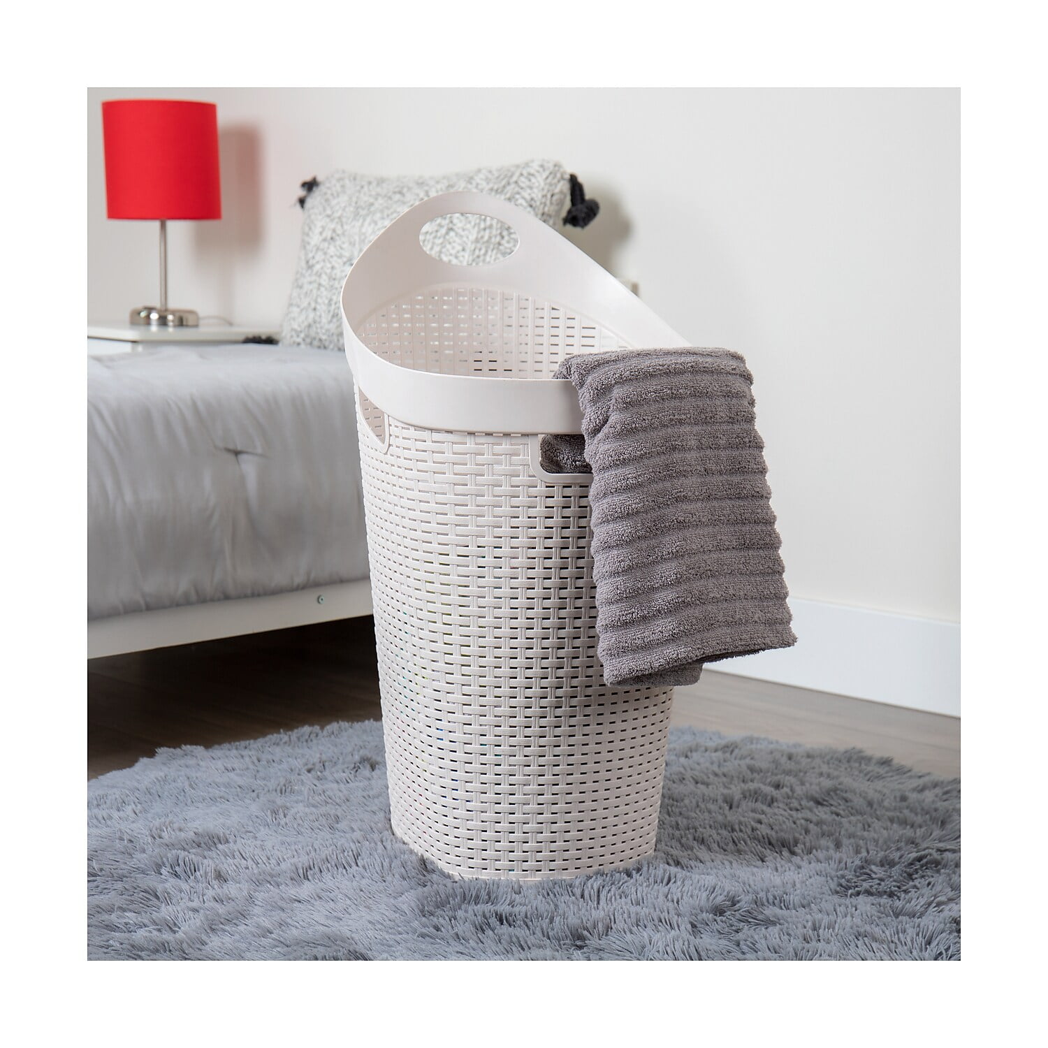 Mind Reader 60L Rolling Laundry Hamper, Clothes Basket, Wheels, Plastic, 29.25"H, Ivory