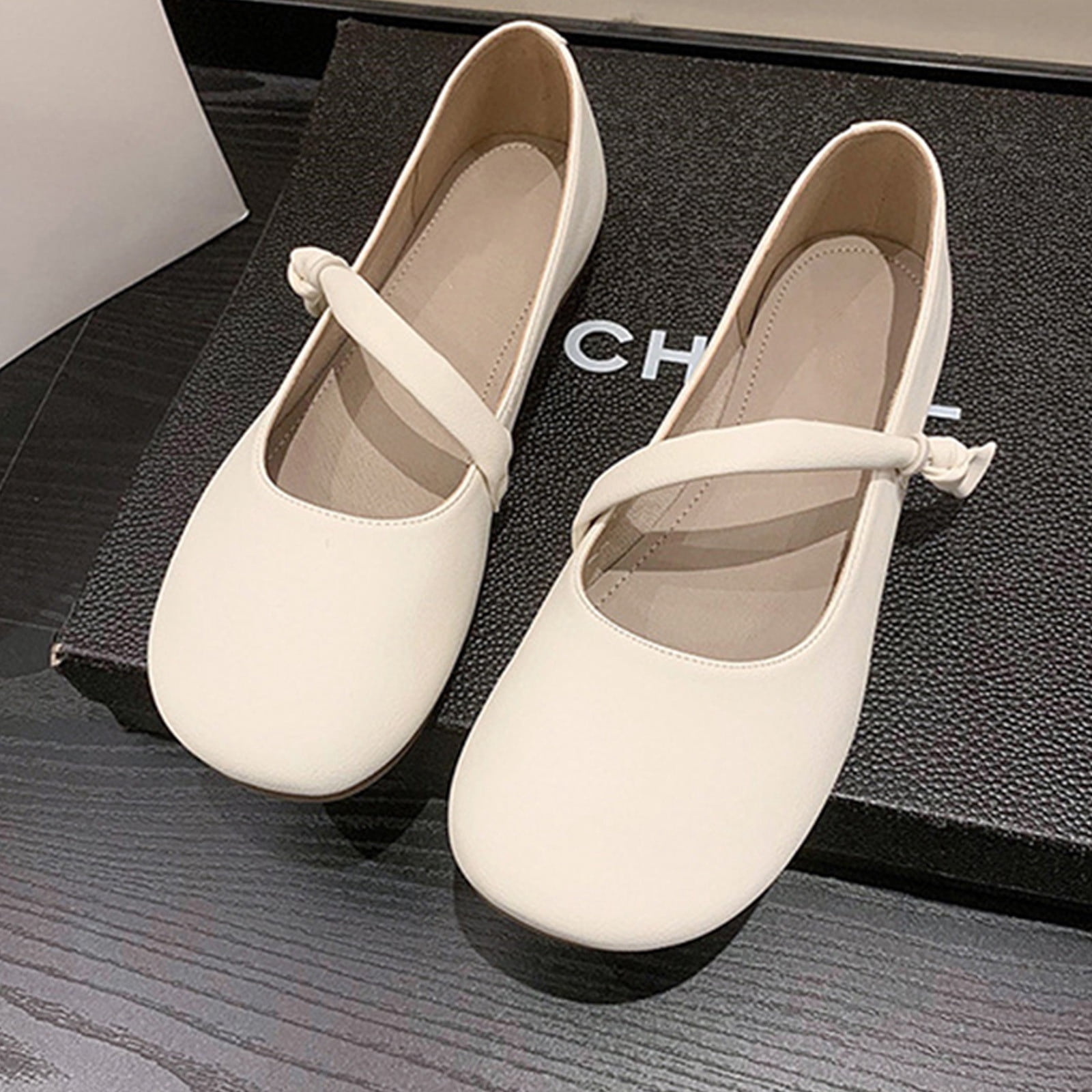 Tuphregyow Women's Retro British Style Leather Shoes 2023 Spring Fall Collection, Korean Inspired Flat Bottom with Internet Personality, Trendy Gift for Outdoor, Office, Dressy Wear White 39