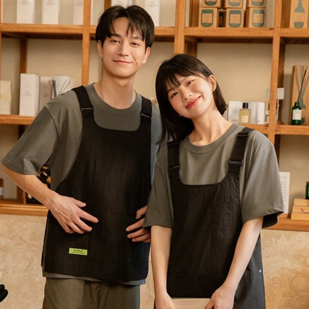 CHUNYAN Japanese Style Vest Apron Adjustable Widened Shoulder Straps Resistant Dirt Apron Waterproof Fashion Cooking Apron Female