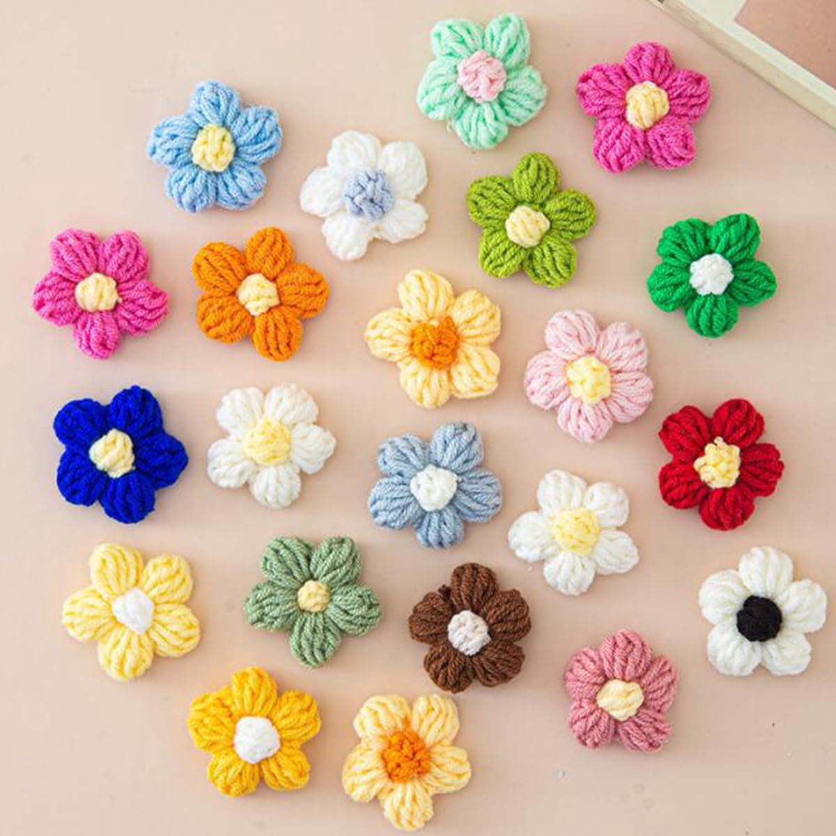ABPETE 100Pcs Crochet Flowers Puff Flowers Knitted Yarn Flowers Handmade Crochet Flowers for Crafts Embellishments DIY Hair Headbands Hats Clothing Accessories