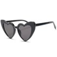 thumbnail image 1 of Gafas de sol retro en forma de corazón para mujer de gran tamaño Uv400 Aespa Afortunado Sencillez, 1 of 2