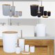thumbnail image 1 of Set de accesorios modernos de baño de 6 piezas - Dispensador de jabón, soporte para cepillos de dientes, cepillo de inodoro, cubo de basura, vaso y jabón - blanco, negro o gris, 1 of 6