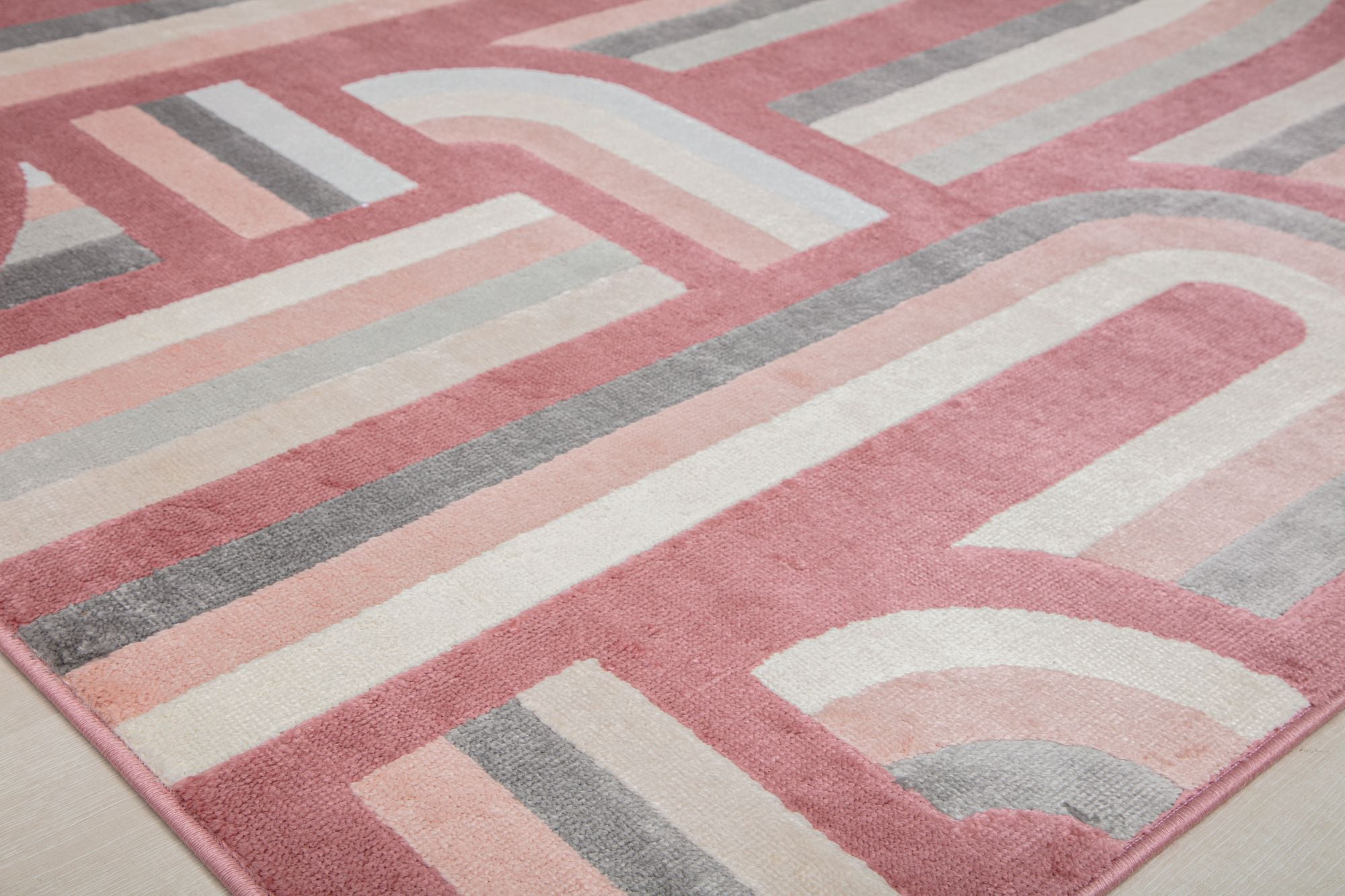 Elizabeth Sutton VE15D At First Blush Geometric Modern Burgundy Area Rug, 2'0" x 4'0"
