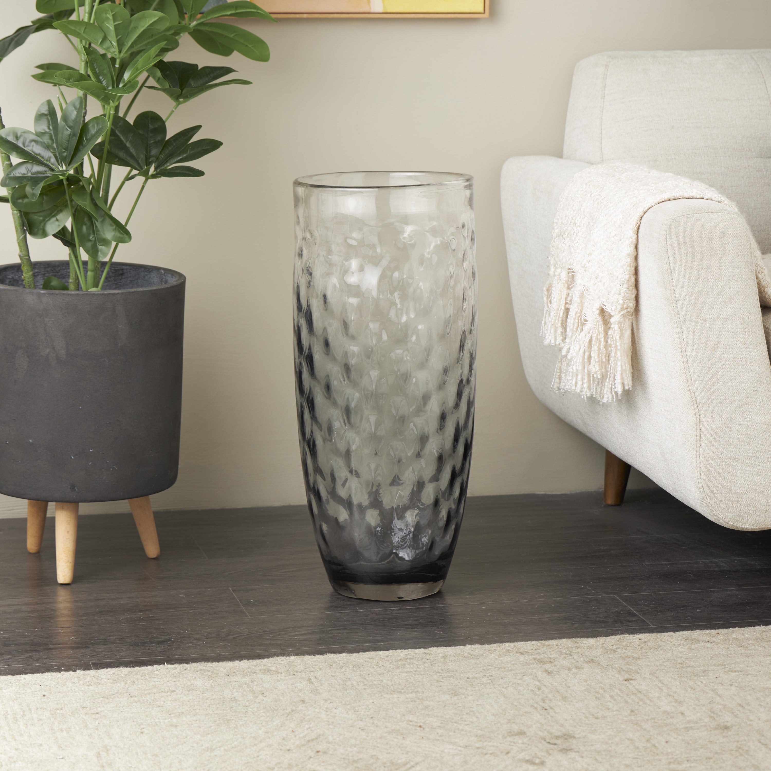 DecMode 24" Handmade Ombre Black Glass Vase