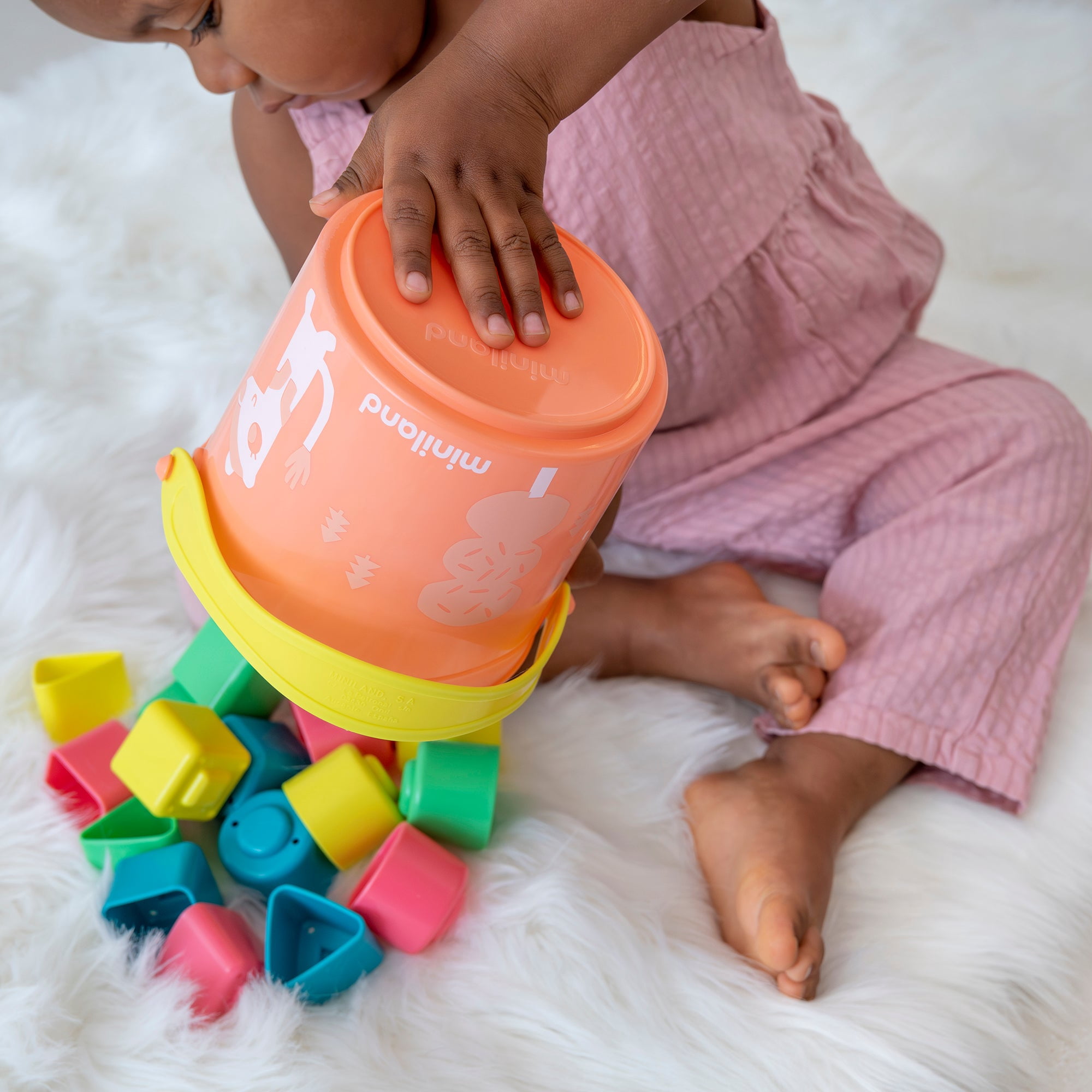Miniland Feel to Learn Shape sorting bucket