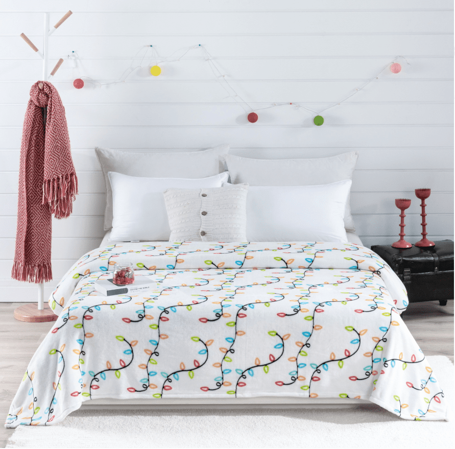 Mainstays Deluxe Plush Bed Blanket, Christmas Lights, King