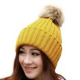 thumbnail image 3 of Gorro HUOGUO para mujer, tejido cálido para invierno, con forma de conejito, 3 of 4