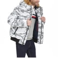 thumbnail image 3 of Chaqueta Tommy Hilfiger de tela ártica acolchada con esnórquel tipo bomber para hombre, 3 of 6