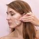 thumbnail image 5 of Masajeador facial Rodillo facial de cuarzo rosa y juego de herramientas faciales Gua Sha, herramienta de masaje de drenaje linfático para el cuidado personal de los músculos, 5 of 5