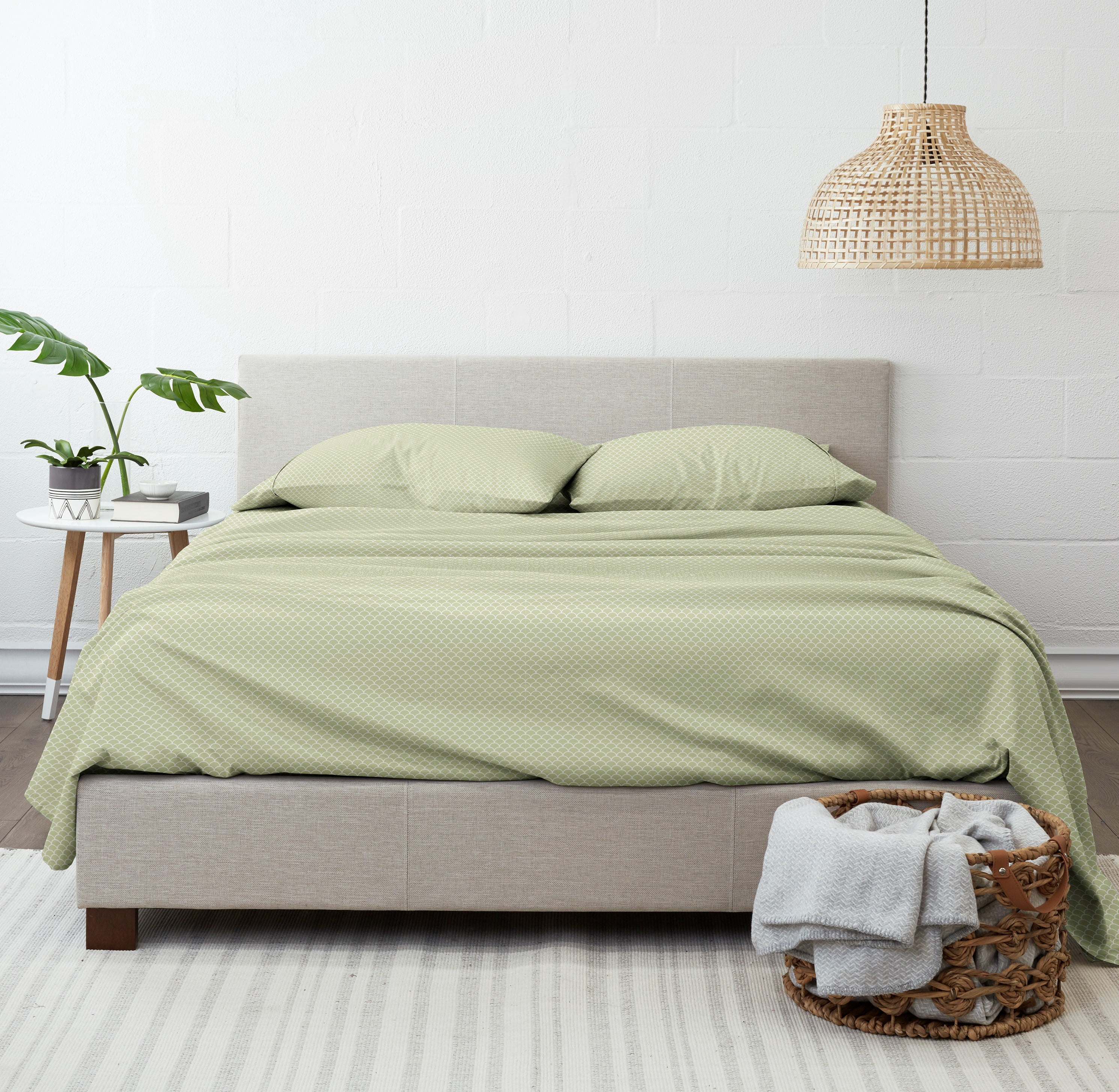 Noble Linens 4 Piece Pattern Microfiber Bed Sheets Set, Sage Scallops, California King