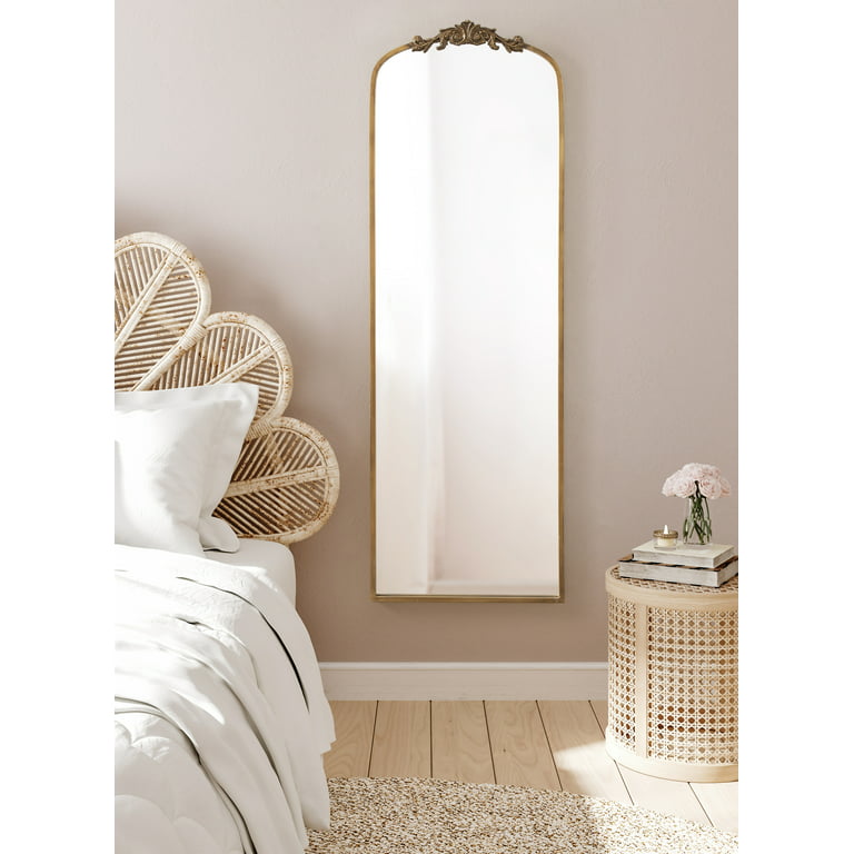 Kate and Laurel Arendahl Traditional Vertical Oval Wall Mirror, 18