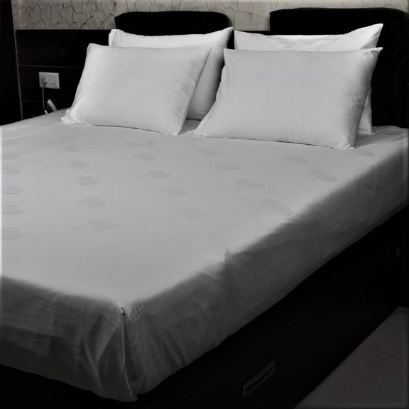 Just Linen 500 TC 100% Egyptian Quality Cotton Damask Design, Solid White, Value Pack of 4 Pillow Cases