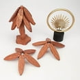 thumbnail image 4 of Fiudx Mantel Navideño con Forma de Árbol, Aislante Térmico, Decoración de Madera Antideslizante, Multiusos, Duradero y Fácil de Limpiar, Accesorio para Mesa de Comedor Navideña (Juego de 5 Piezas), 4 of 6